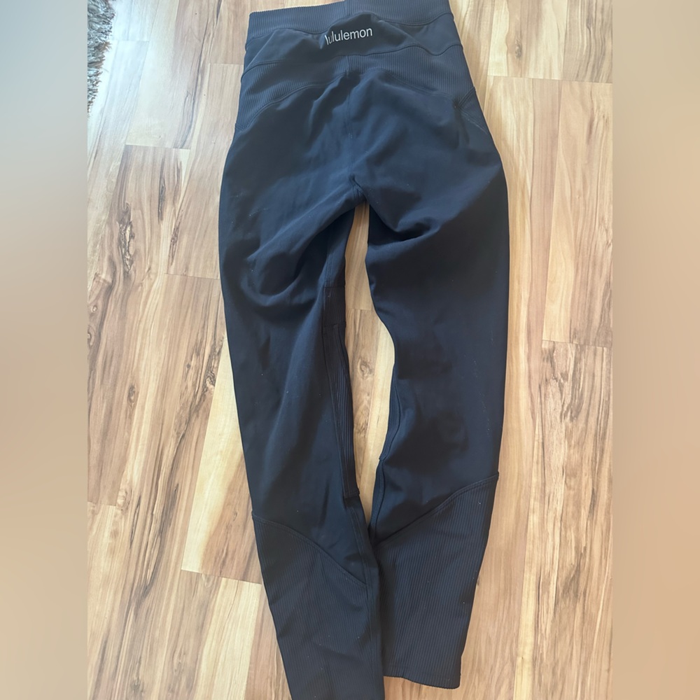 Lulu lemon black compression leggings size 4